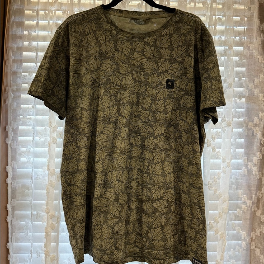 Olive Leaf Pattern T-Shirt